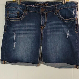 MAURICES DISTRESSED, CUFFED, 7" INSEAM, 5 POCKET, DENIM SHORTS 11/12